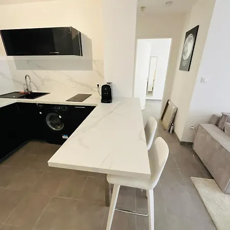 Apartman Proche Gare, T2 Neuf Et Climatise *