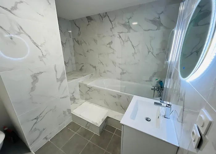 Apartman Proche Gare, T2 Neuf Et Climatise