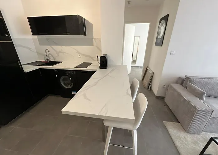 Apartman Proche Gare, T2 Neuf Et Climatise *